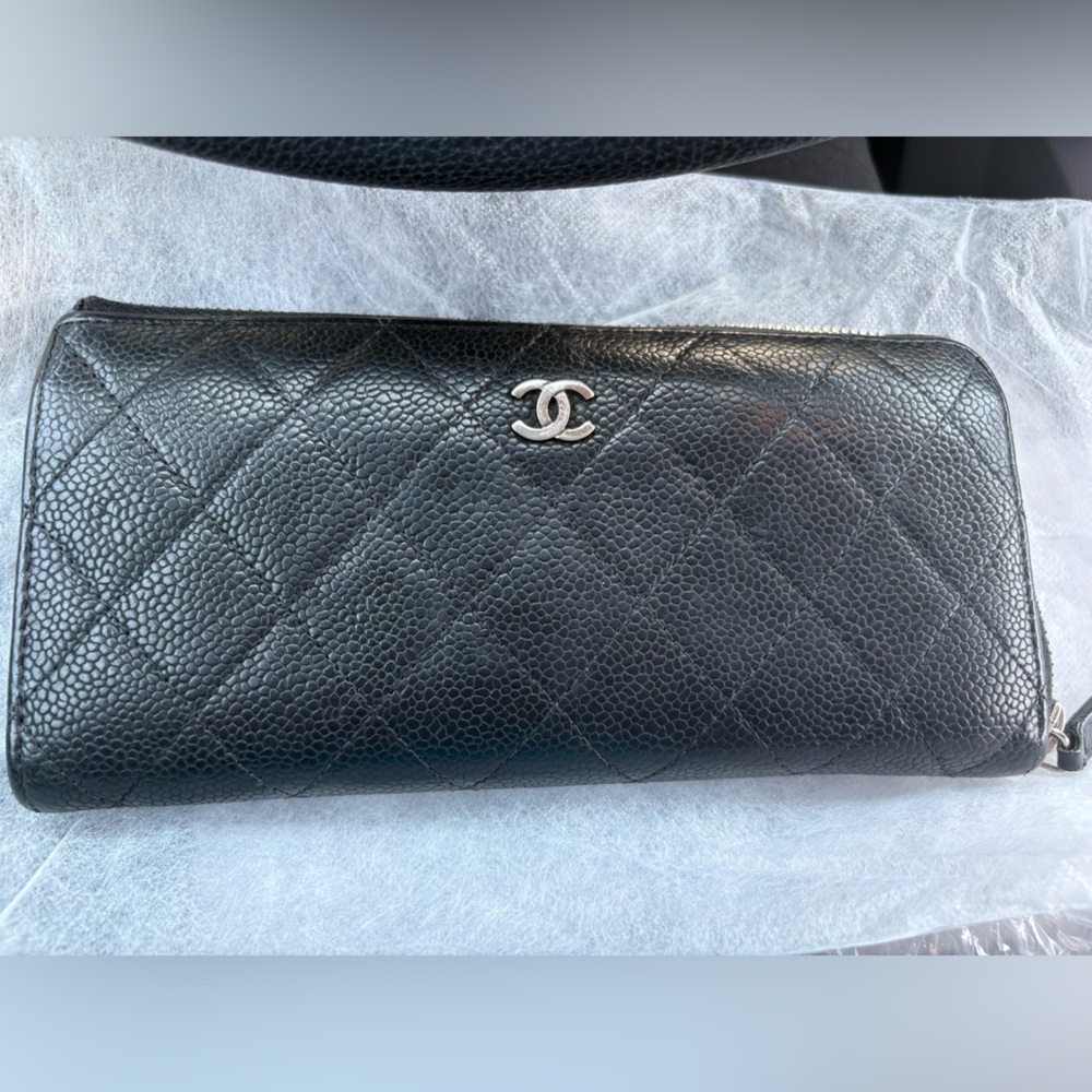 CHANEL Black Leather Interior Wallet